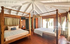 Las Palmas Beach Hotel